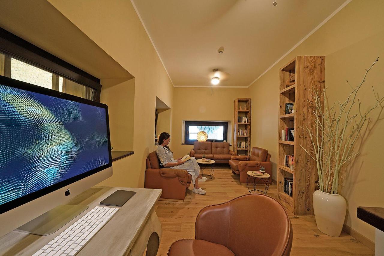 Caravel Hotel 4*